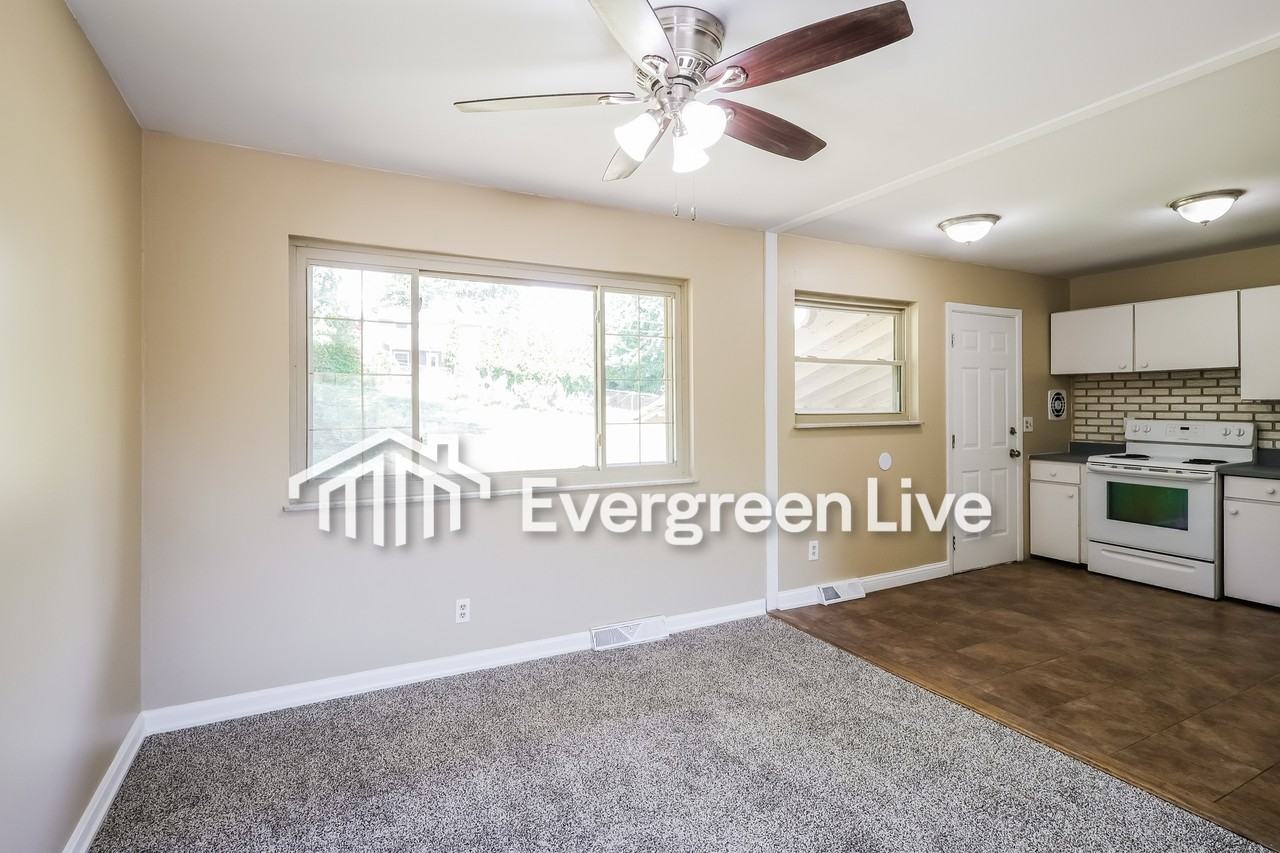 207 Jupiter Dr - Photo 5 of 16