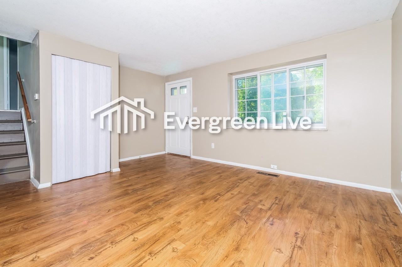 2578 Bethesda Ave - Photo 3 of 15