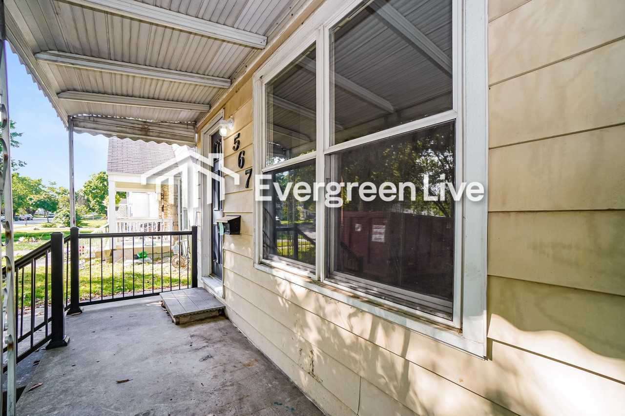 567 S Weyant Ave - Photo 4 of 16