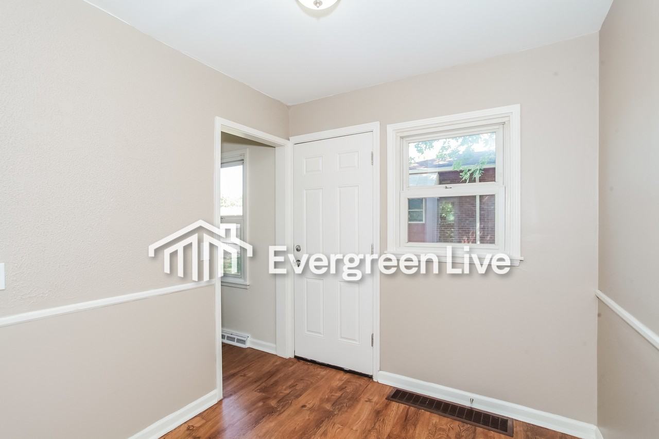 5704 Chandler St - Photo 5 of 15