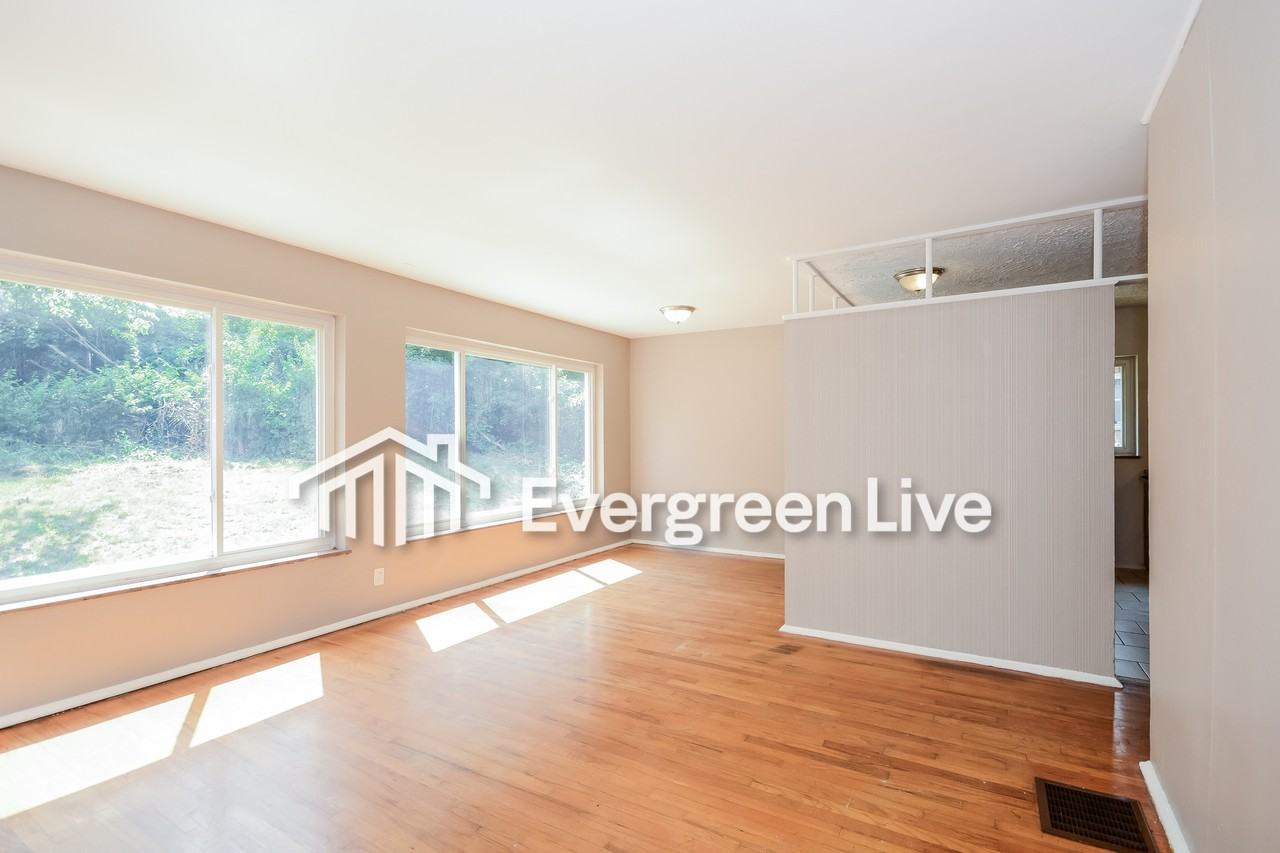 2020 Faywood Dr - Photo 5 of 16