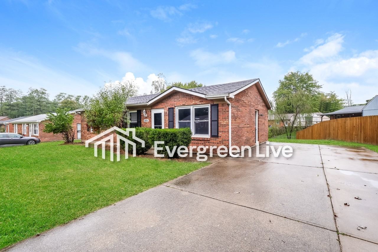 2974 Jennifer Ct - Photo 2 of 15