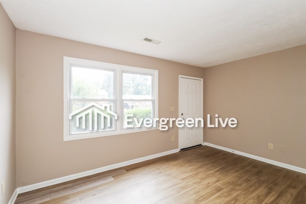 2974 Jennifer Ct - Photo 3 of 15