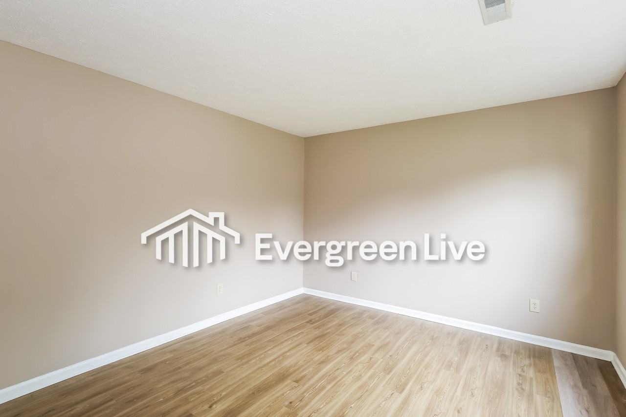 2974 Jennifer Ct - Photo 4 of 15