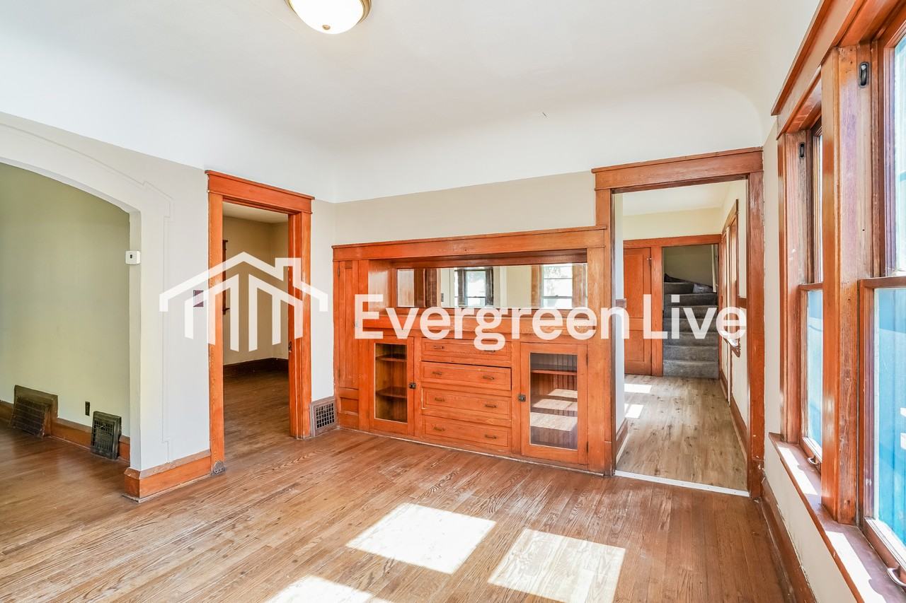 4418 N 57th St - Photo 5 of 15