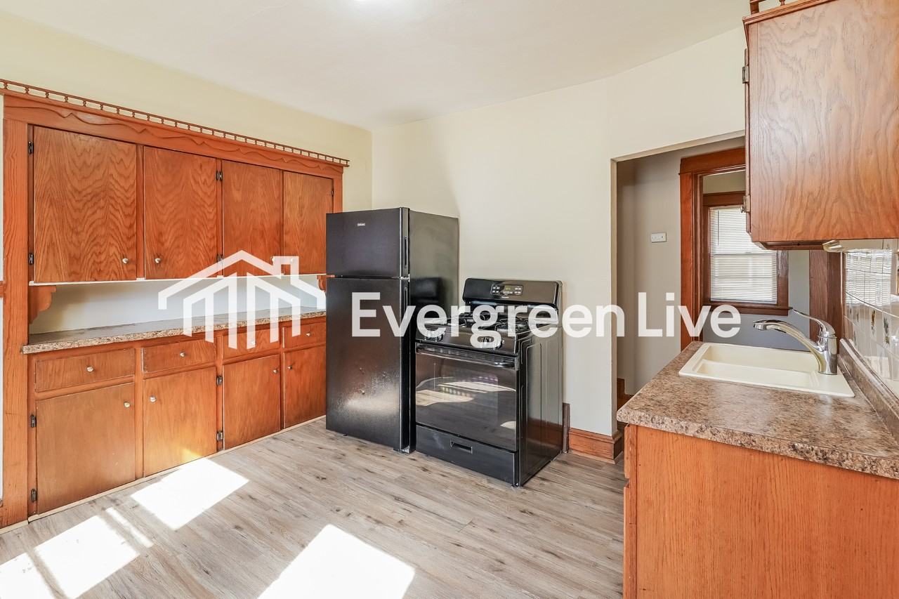 4418 N 57th St - Photo 6 of 15