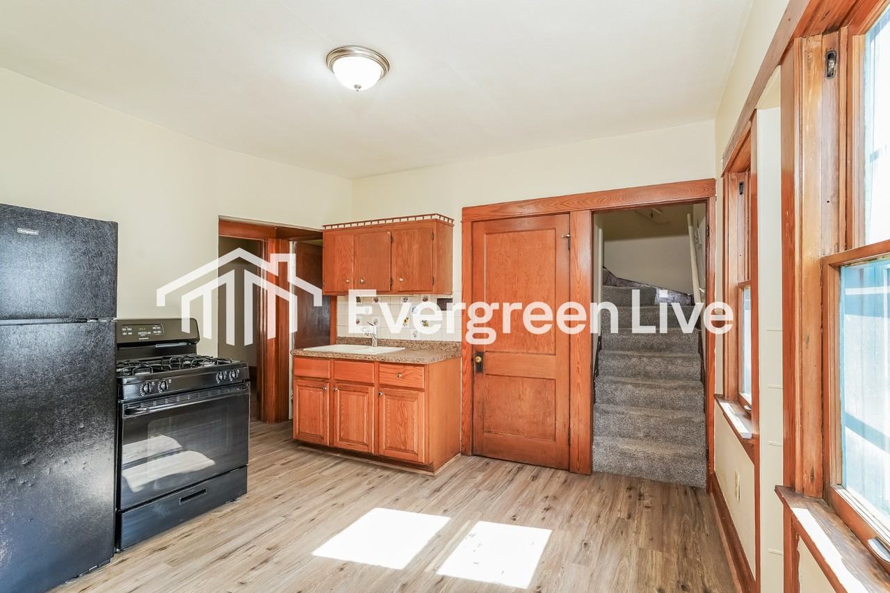4418 N 57th St - Photo 7 of 15