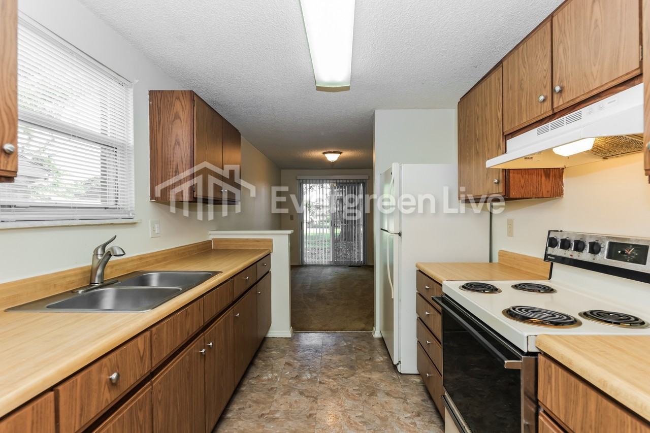 6477 Rolling Glen Dr - Photo 5 of 16