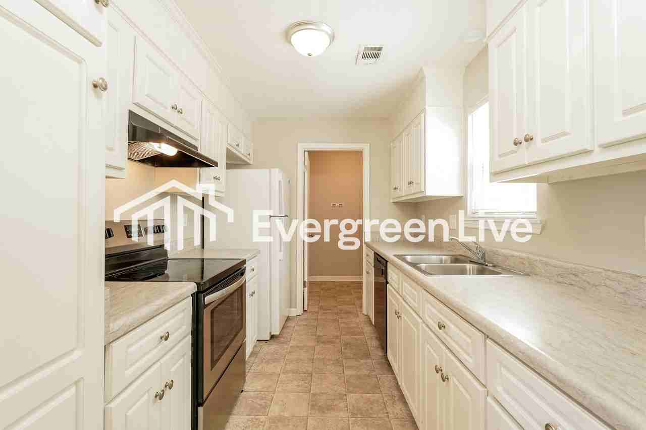 1810 N Barton Dr - Photo 6 of 15