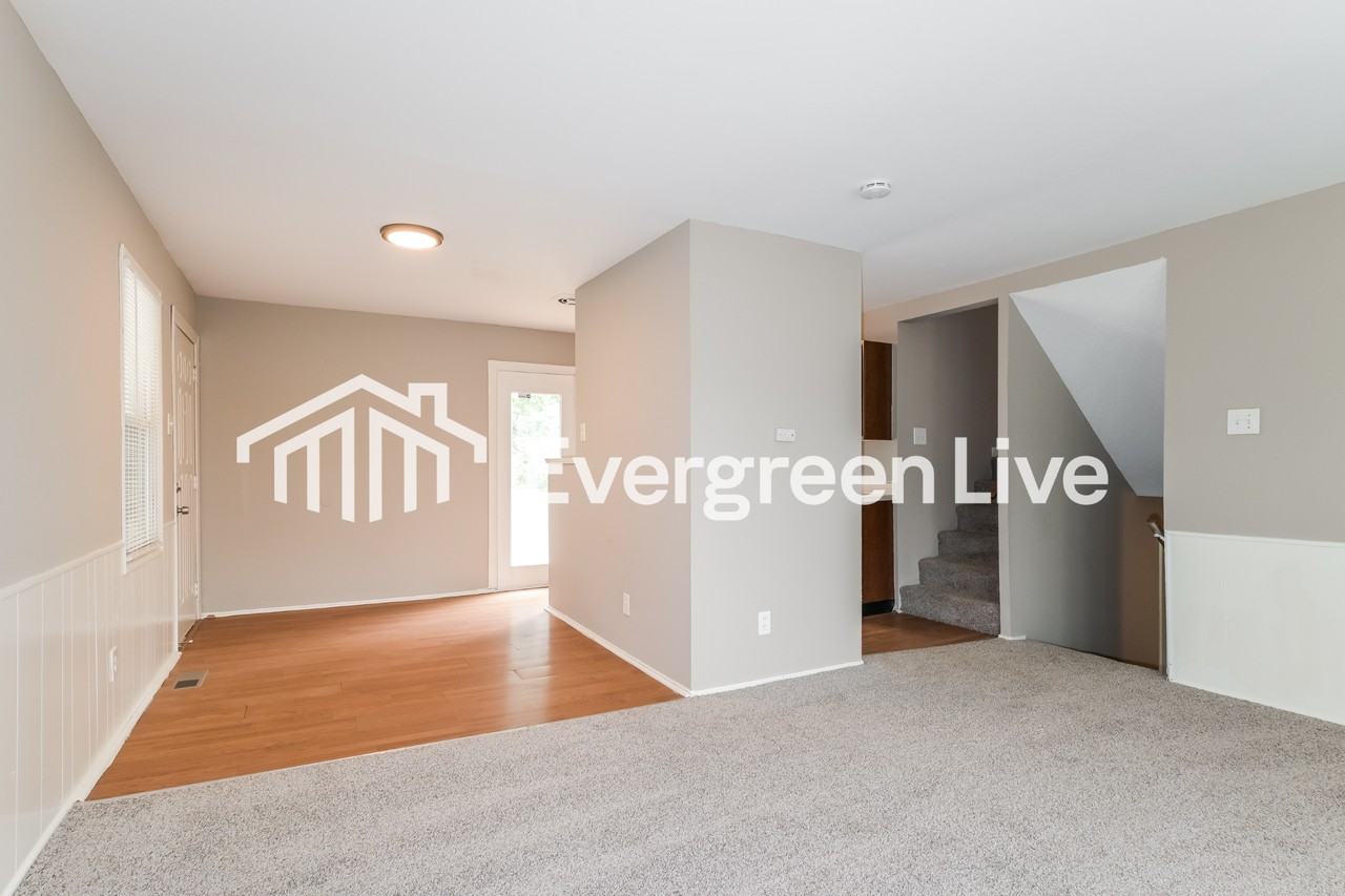 2455 Teakwood Manor Dr - Photo 4 of 15