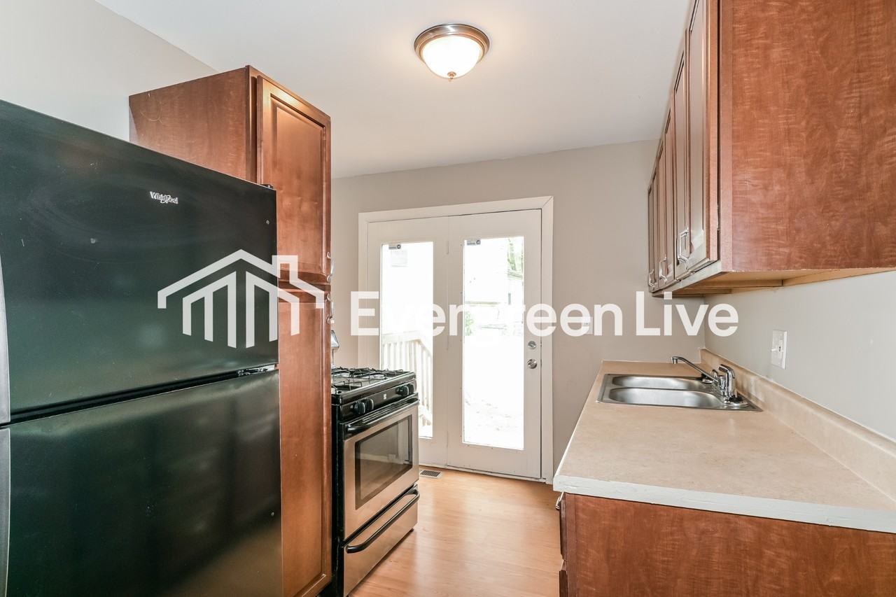 2455 Teakwood Manor Dr - Photo 6 of 15