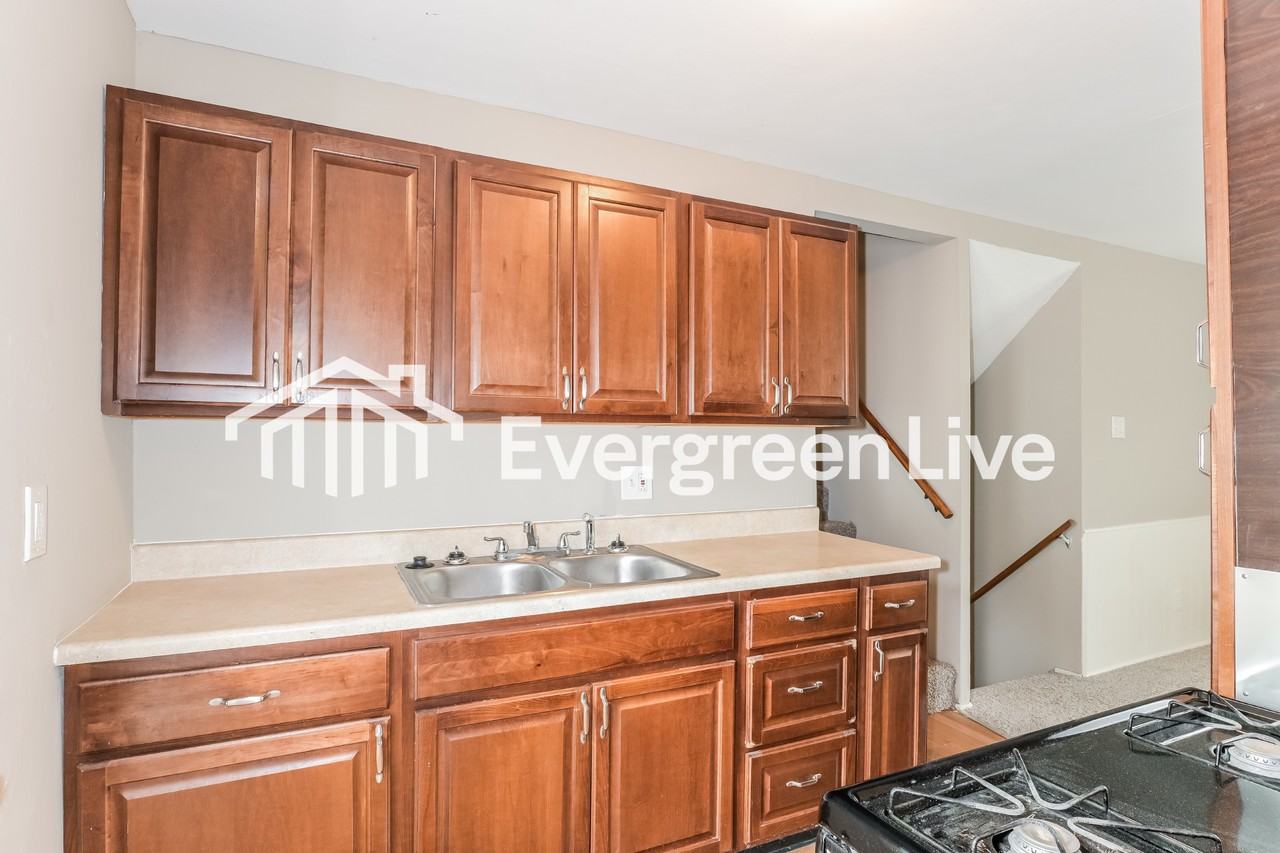 2455 Teakwood Manor Dr - Photo 7 of 15