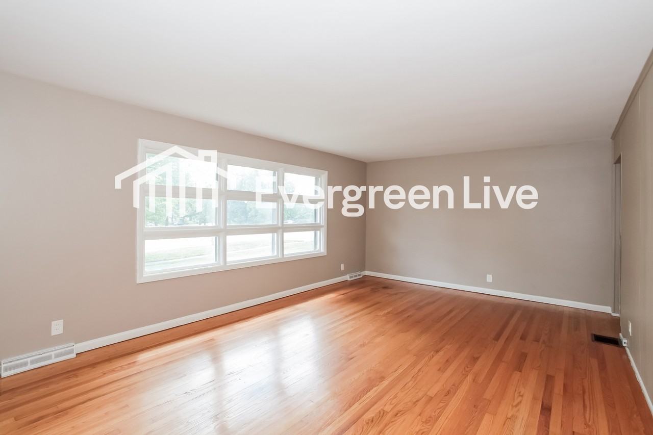 19 Cromwell Rd - Photo 4 of 15