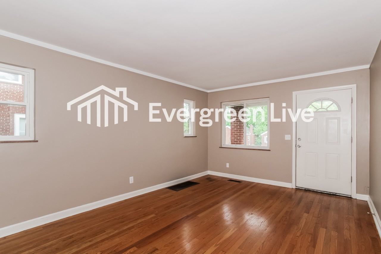 1398 Adams Rd - Photo 3 of 15