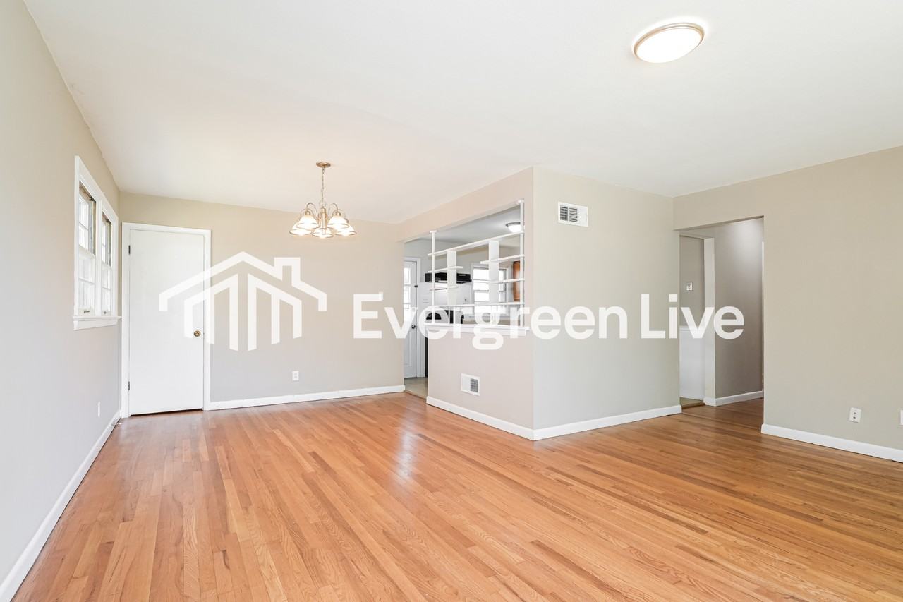 380 S Saint Jacques St - Photo 4 of 16