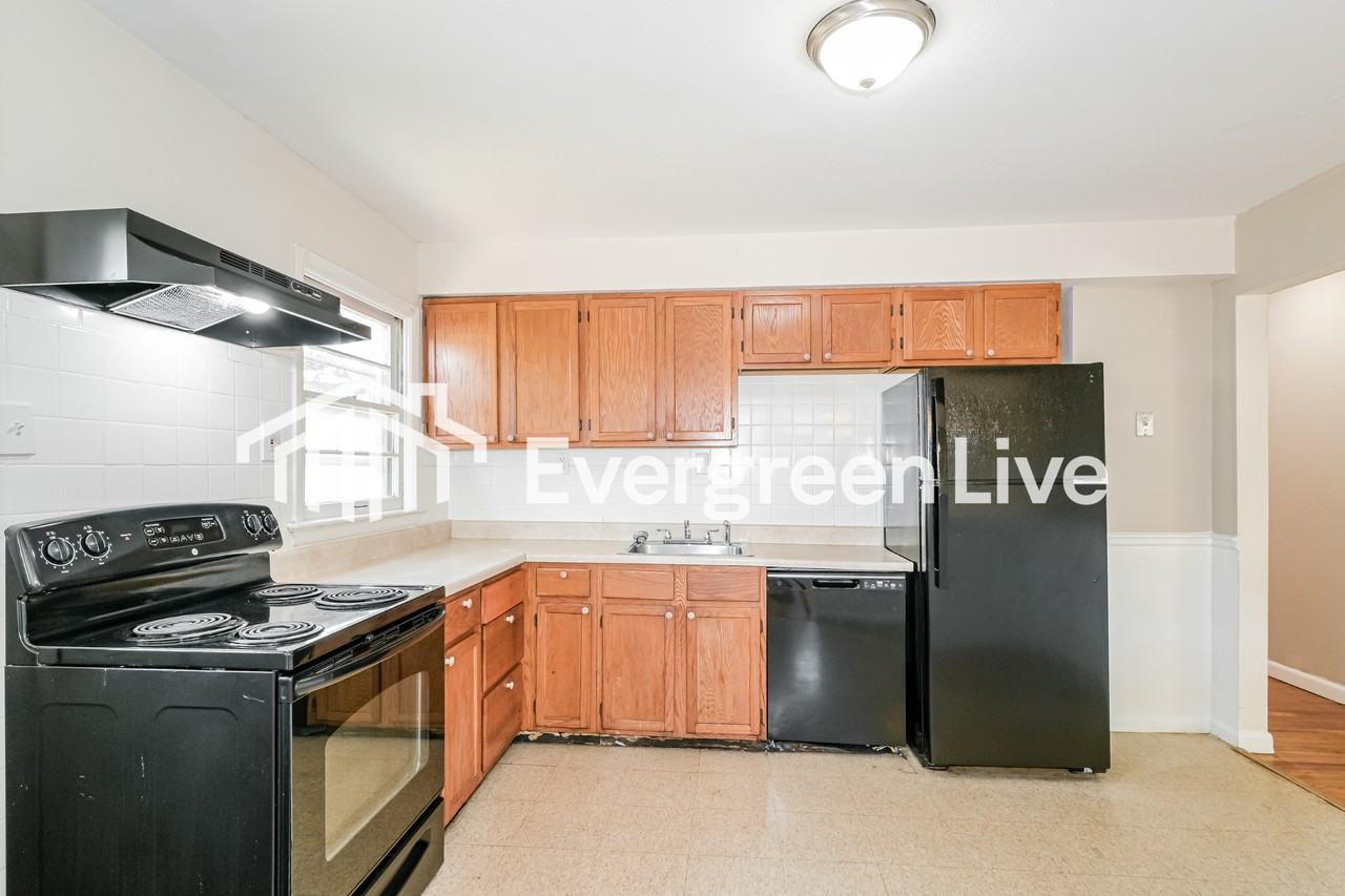 380 S Saint Jacques St - Photo 7 of 16