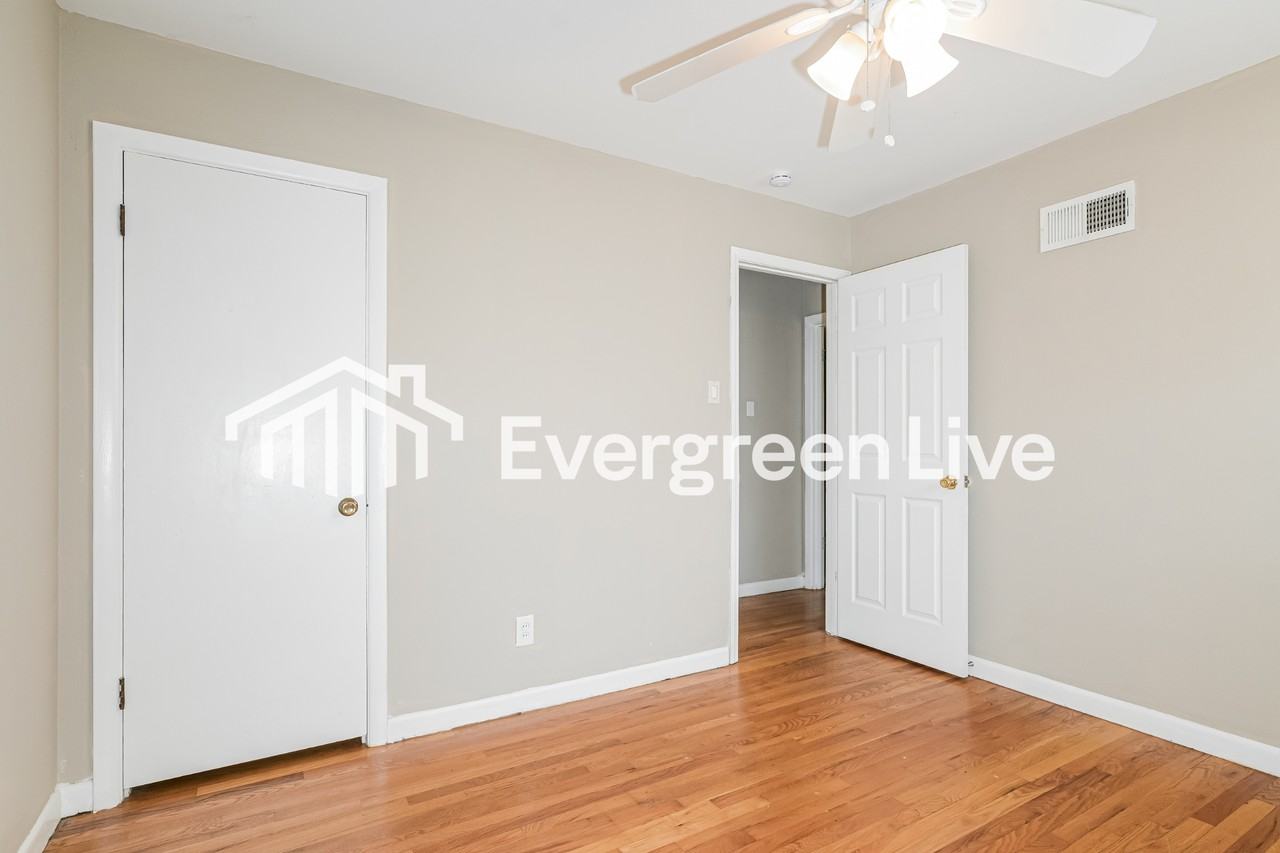 380 S Saint Jacques St - Photo 7 of 15