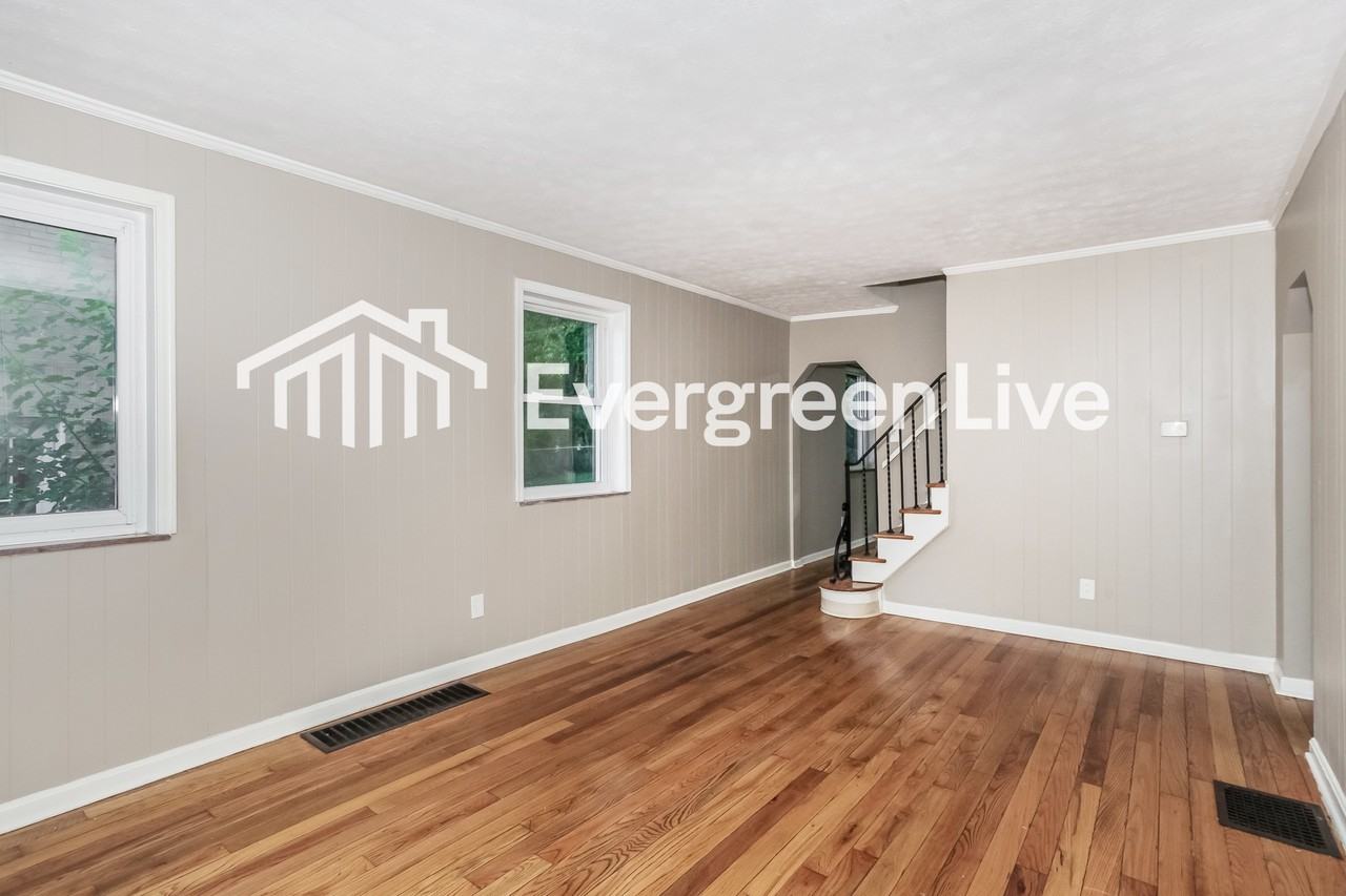 567 Greenwell Ave - Photo 5 of 15