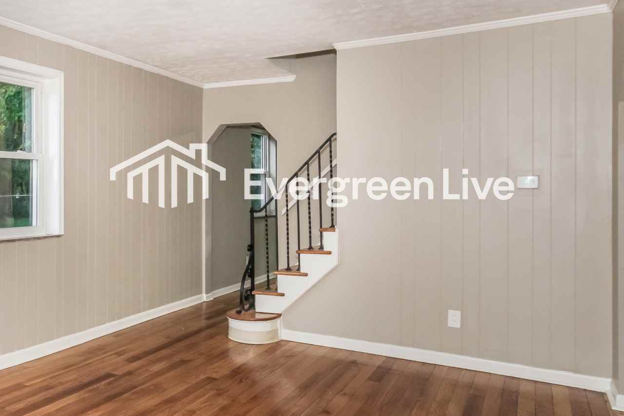 567 Greenwell Ave - Photo 6 of 15