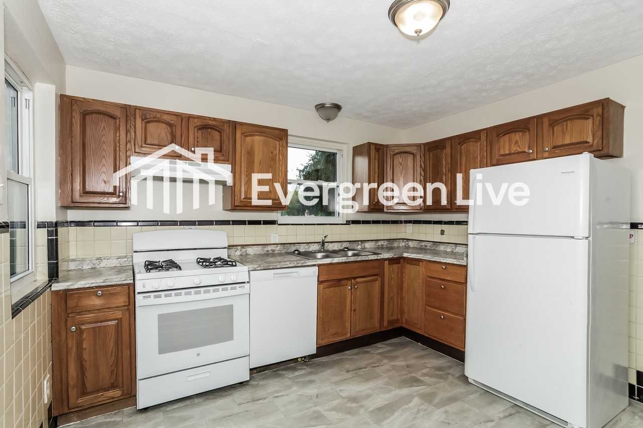 567 Greenwell Ave - Photo 3 of 15