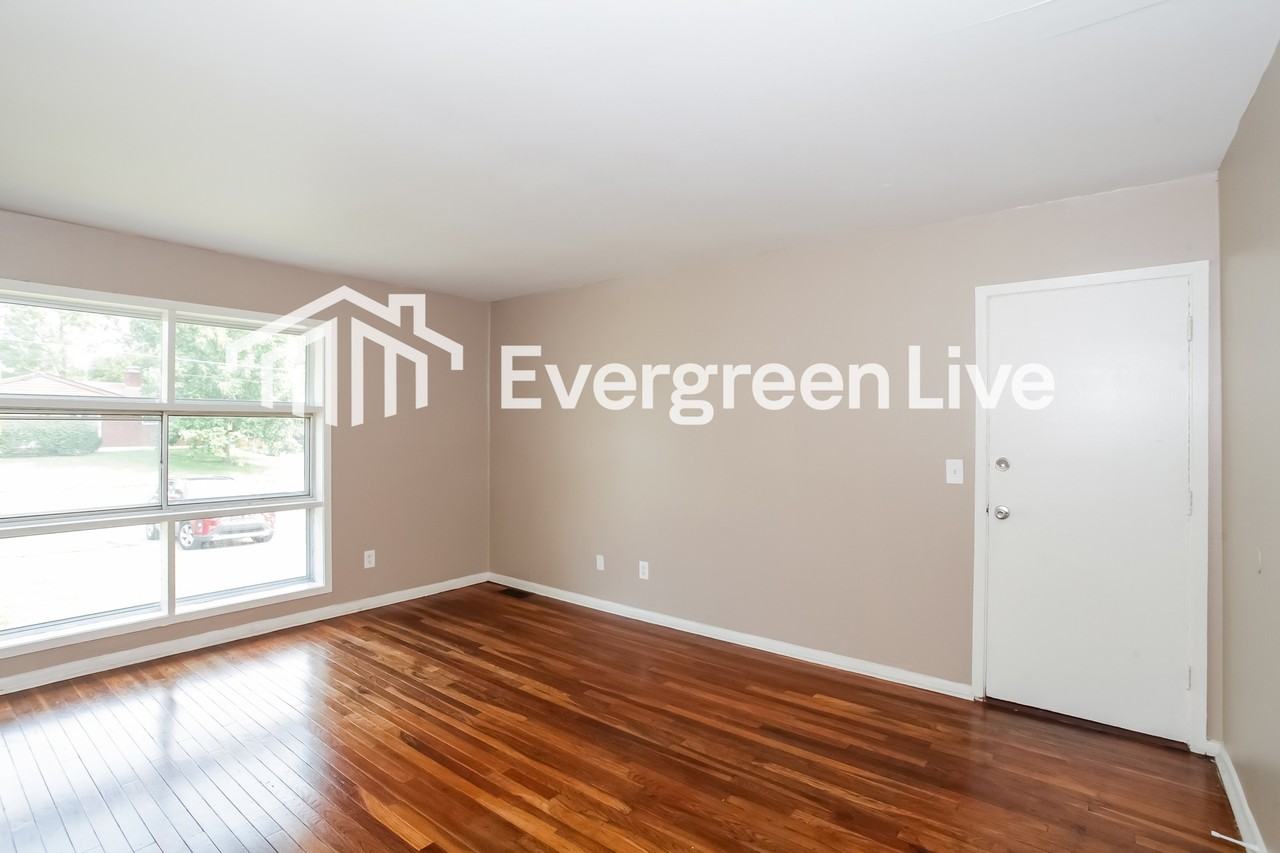 651 Fairborn Road - Photo 4 of 15