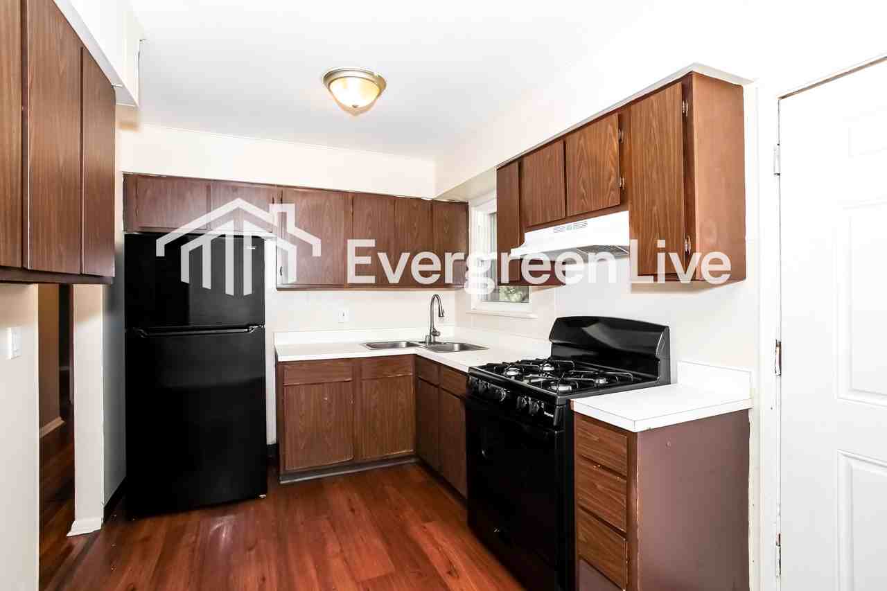 651 Fairborn Road - Photo 6 of 15