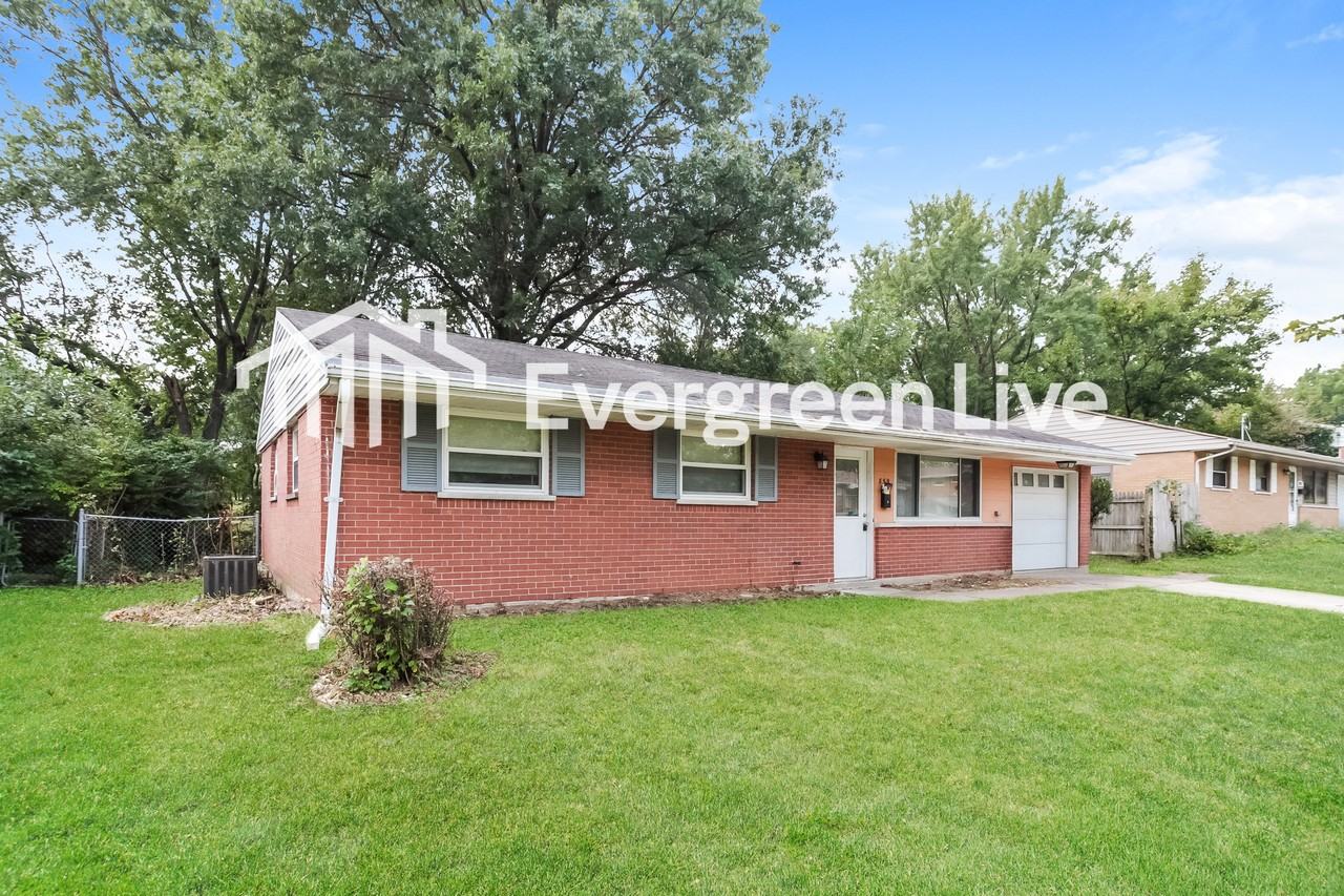 859 Heatherstone Dr - Photo 2 of 15