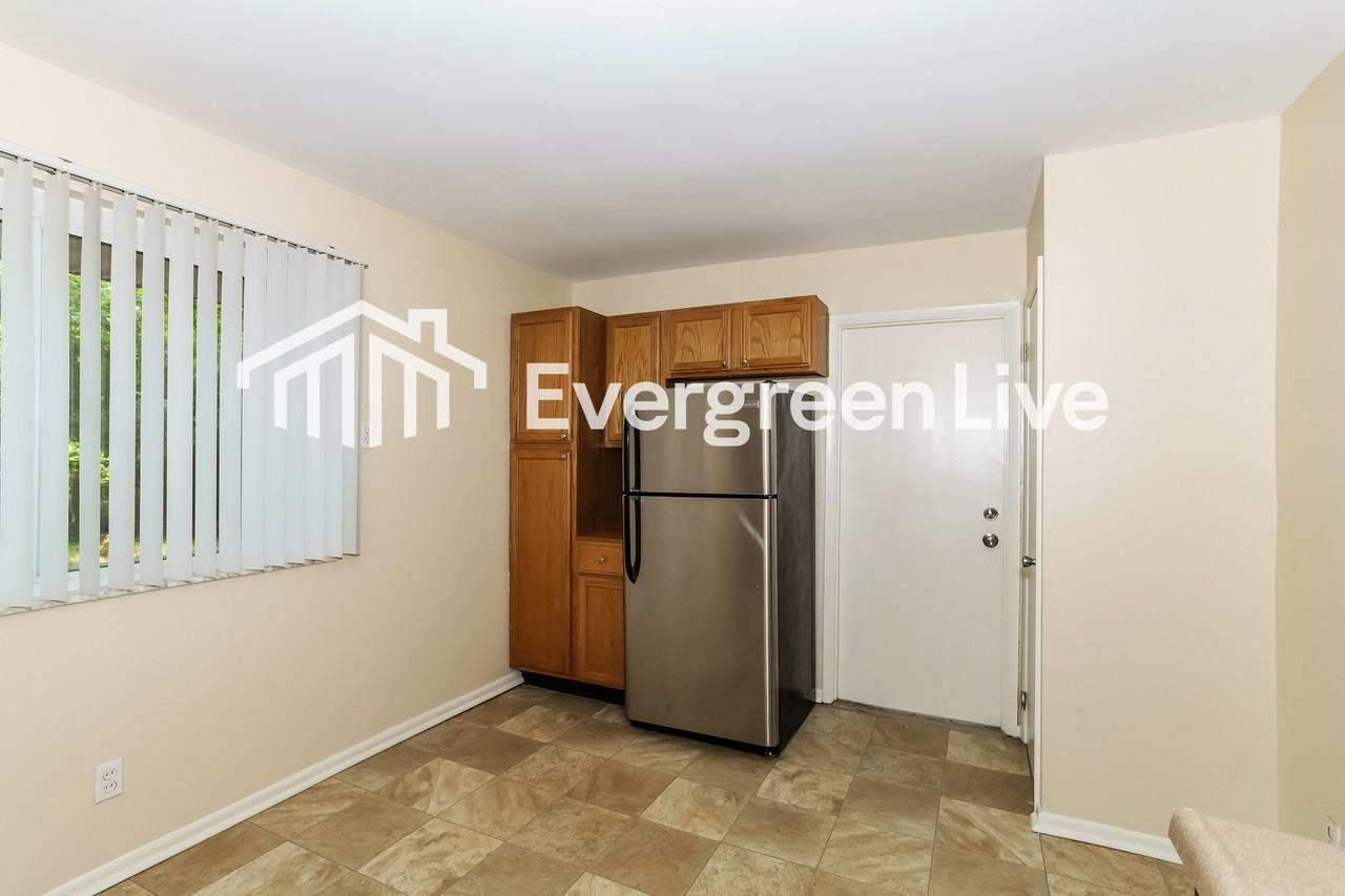 859 Heatherstone Dr - Photo 5 of 15