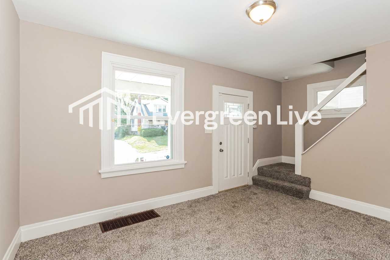 3310 Augusta Ave - Photo 3 of 15