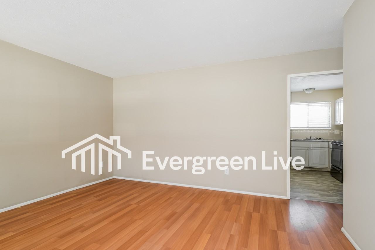 11686 Mimeaux Dr - Photo 3 of 15