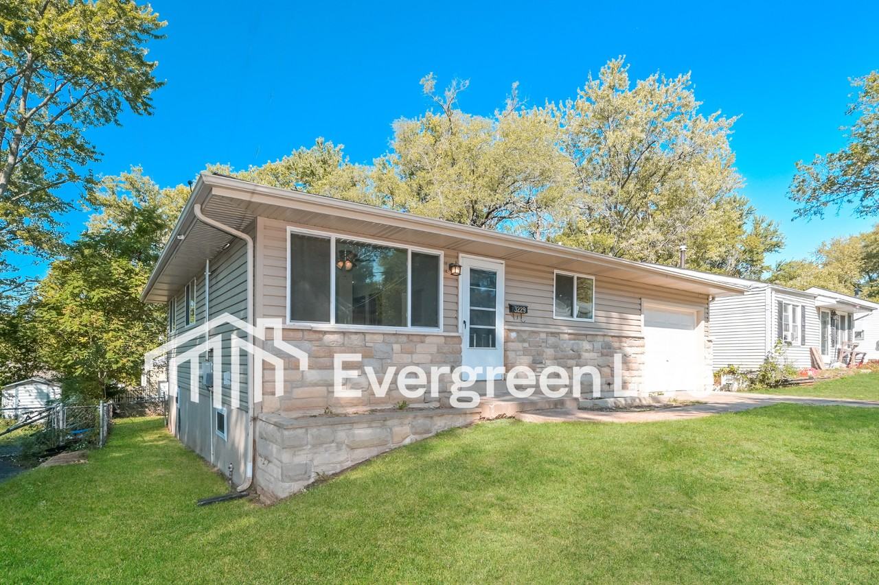 3229 W Tennyson Ave - Photo 2 of 15