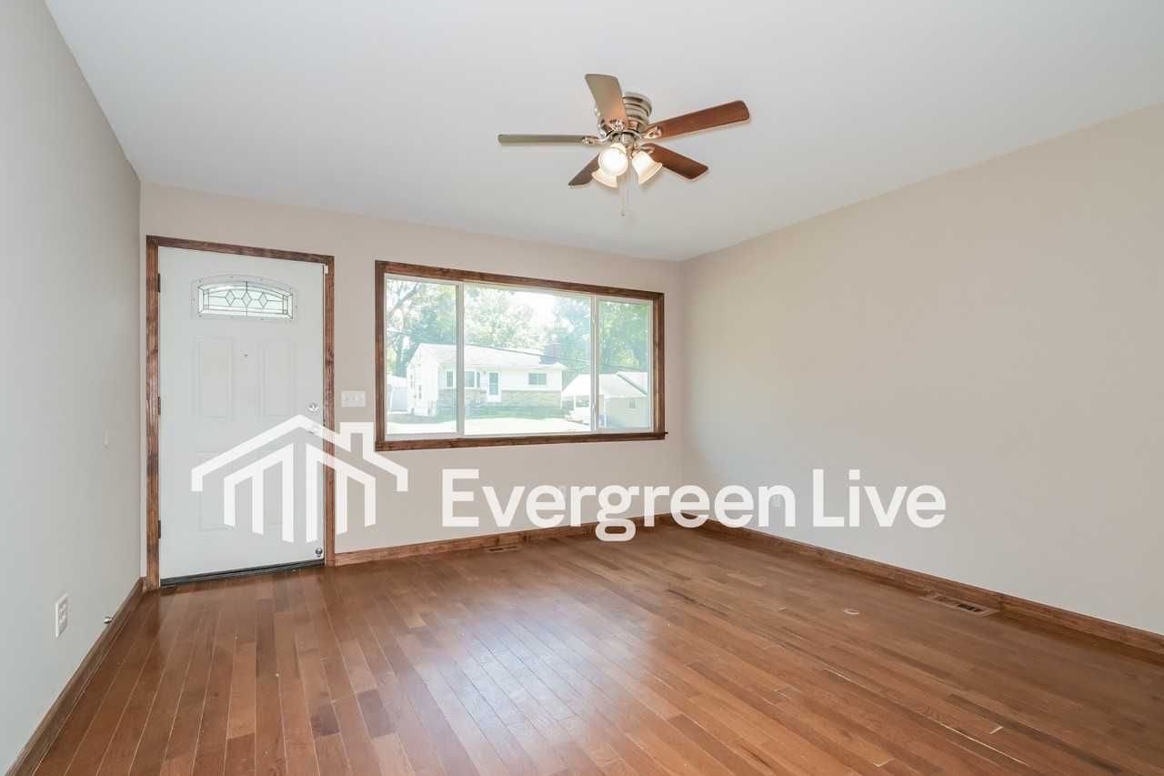 3229 W Tennyson Ave - Photo 4 of 15