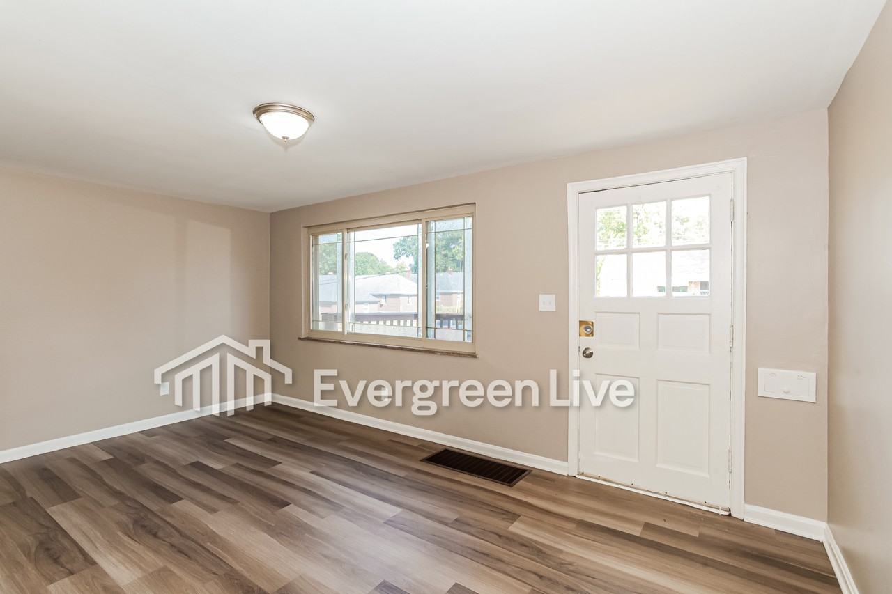 6331 Stover Ave - Photo 5 of 16