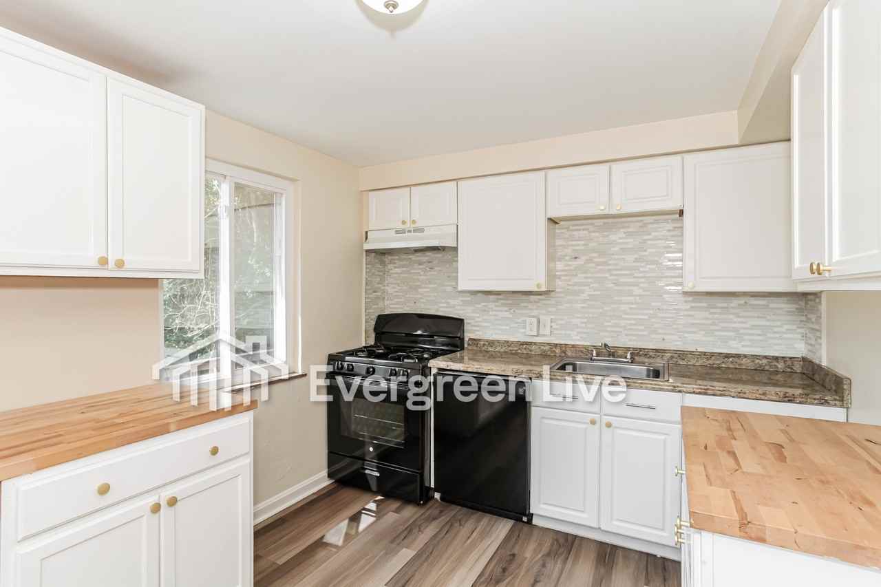 6331 Stover Ave - Photo 6 of 16