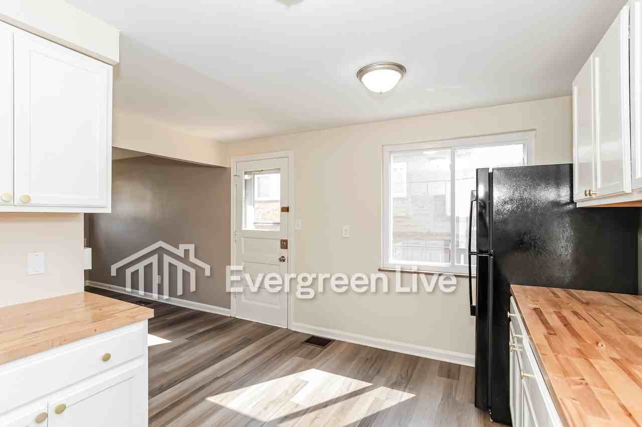 6331 Stover Ave - Photo 7 of 16