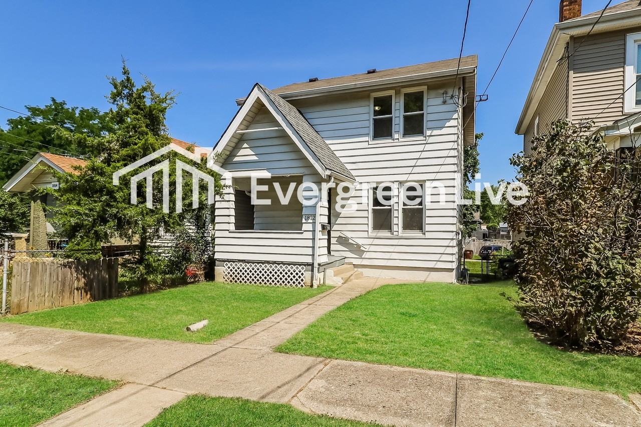 1812 Goodman Ave - Photo 3 of 16