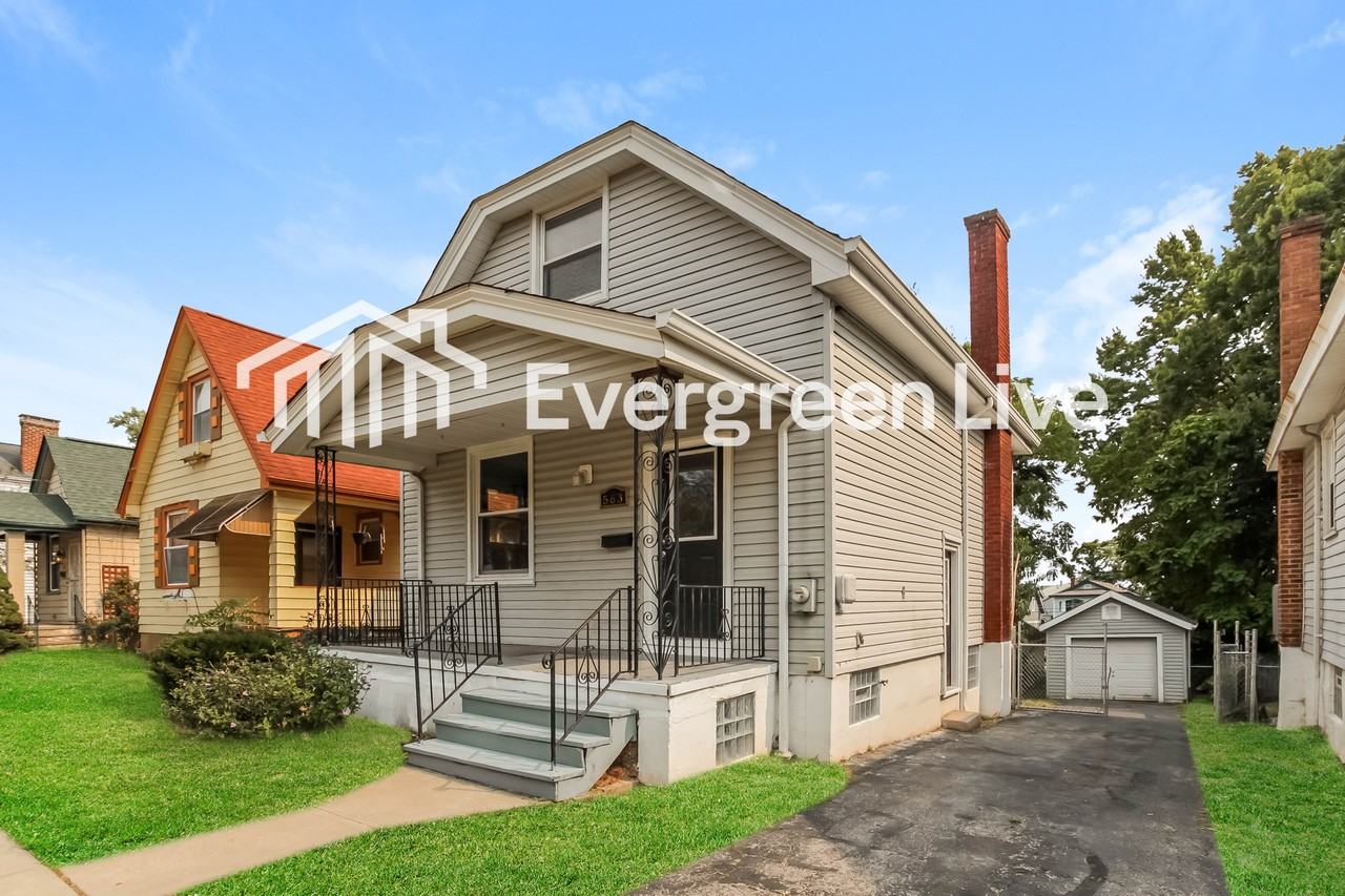 563 Flatt Ter - Photo 2 of 15