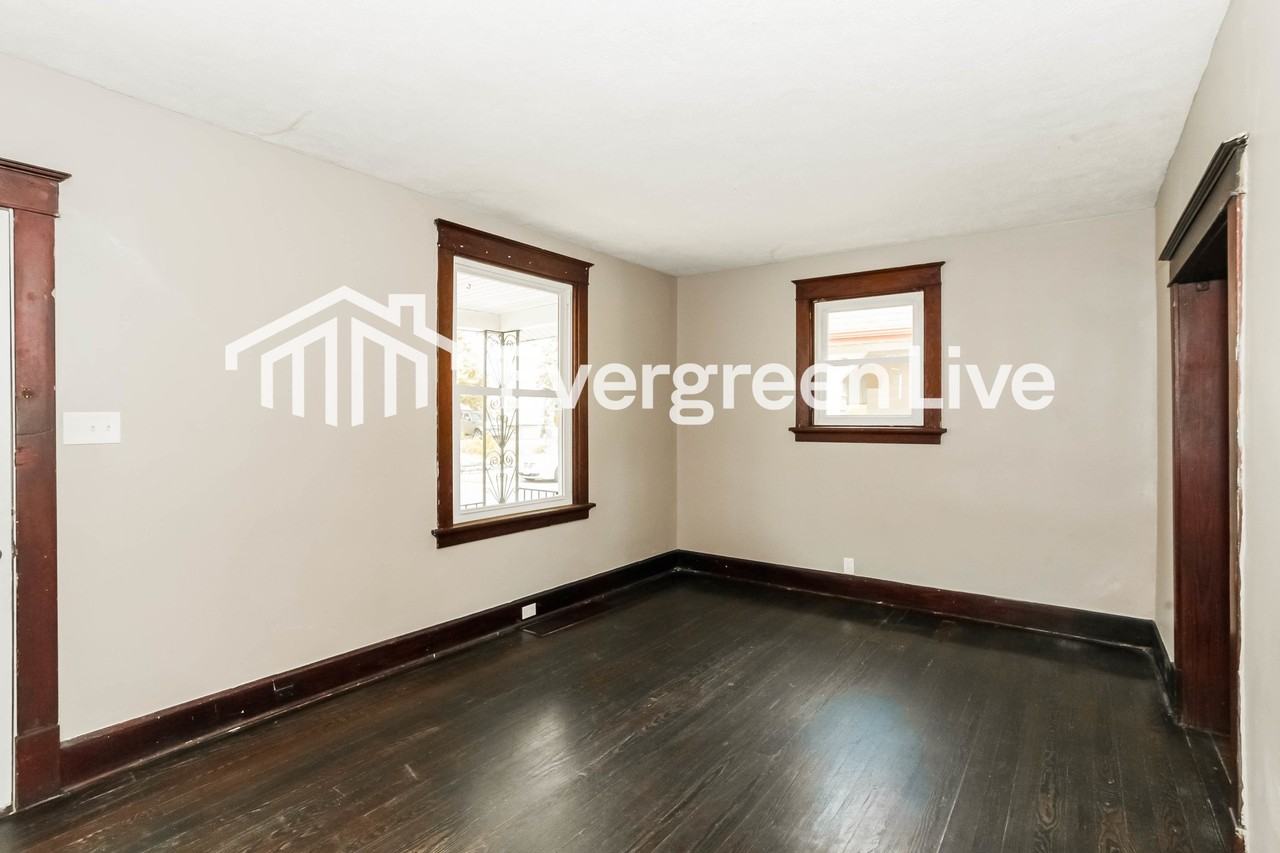 563 Flatt Ter - Photo 6 of 15