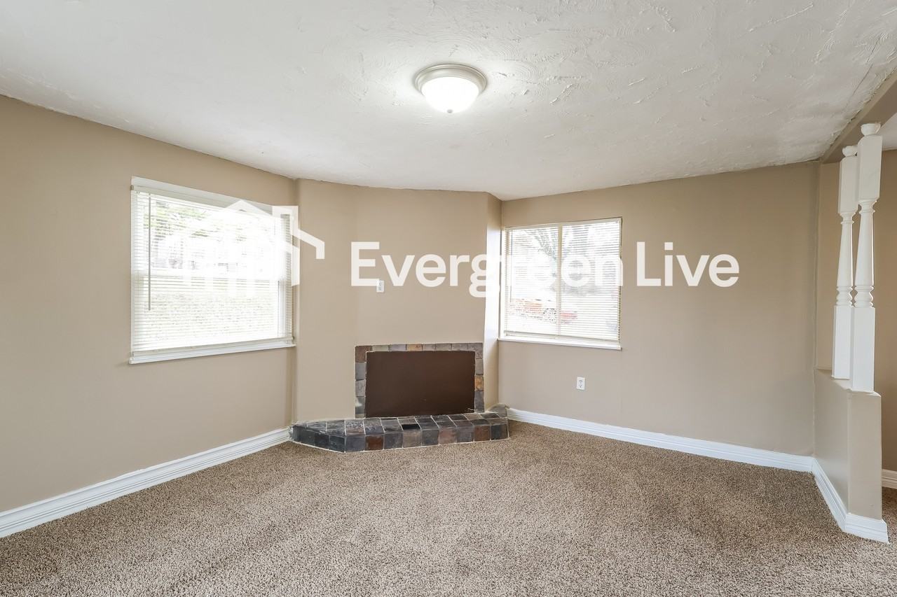 107 W Leslie Ave - Photo 3 of 15