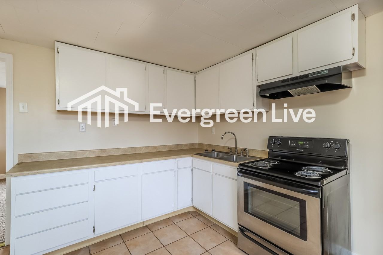 107 W Leslie Ave - Photo 5 of 15