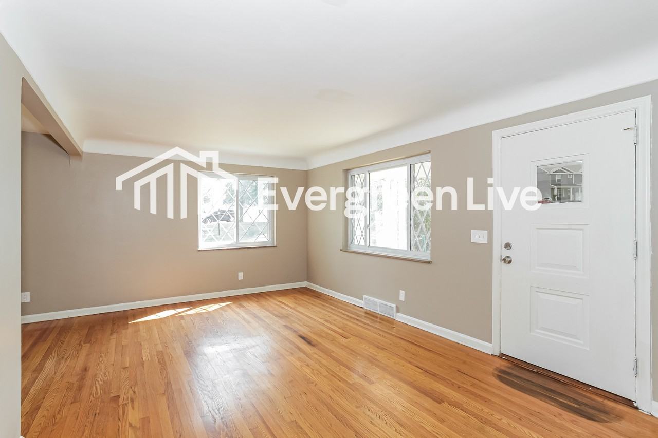 2448 Banning Rd - Photo 4 of 16