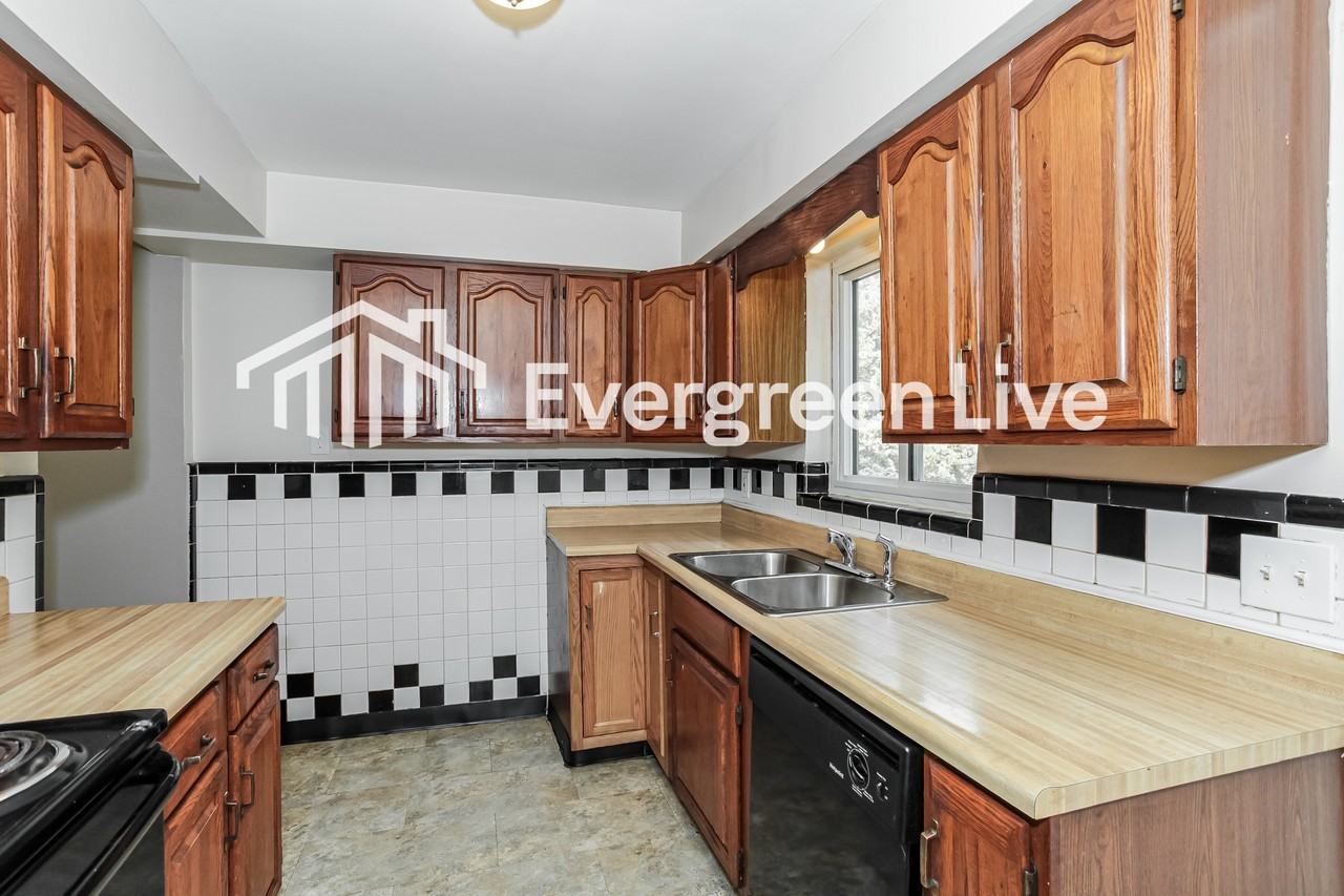 2448 Banning Rd - Photo 6 of 16