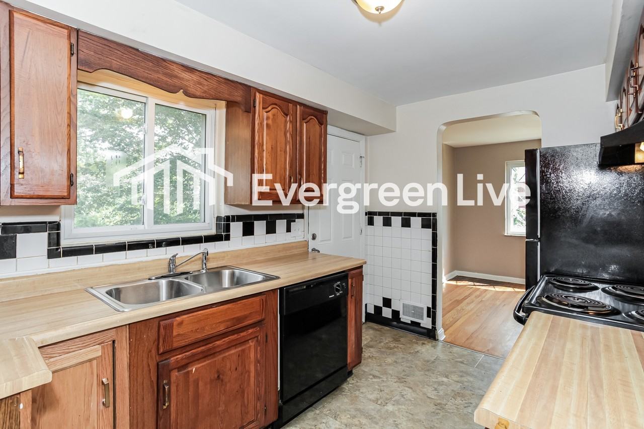 2448 Banning Rd - Photo 7 of 16