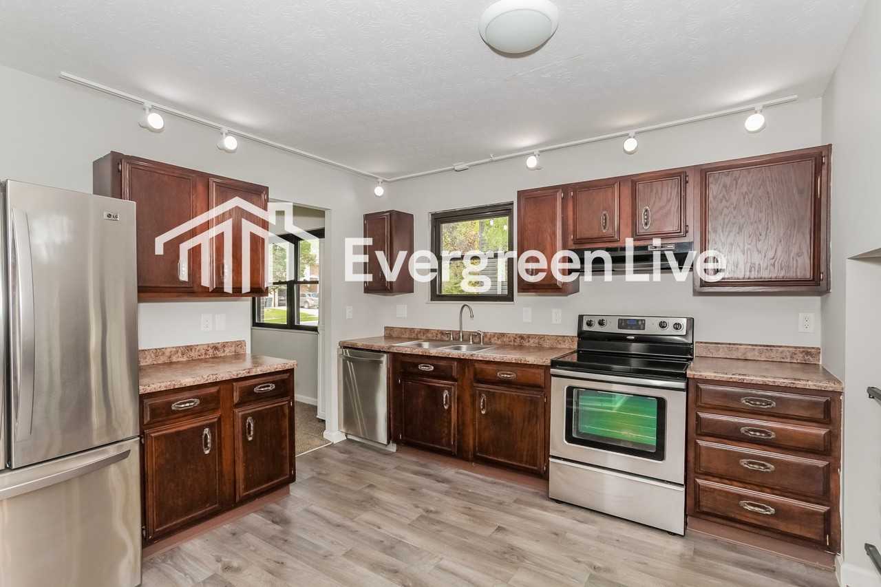 208 Greenwell Ave - Photo 7 of 16