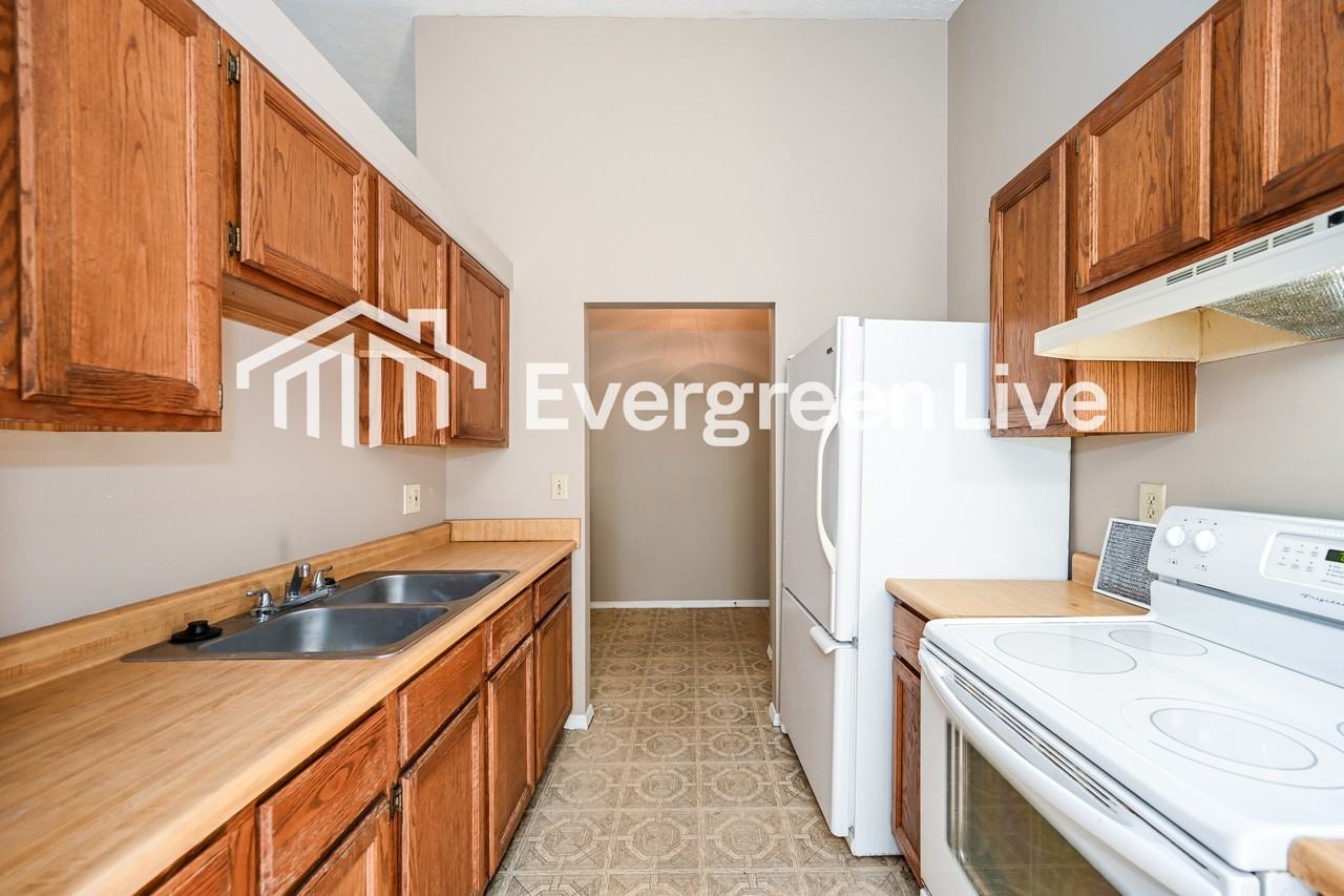 2976 Maureen Ct - Photo 6 of 15