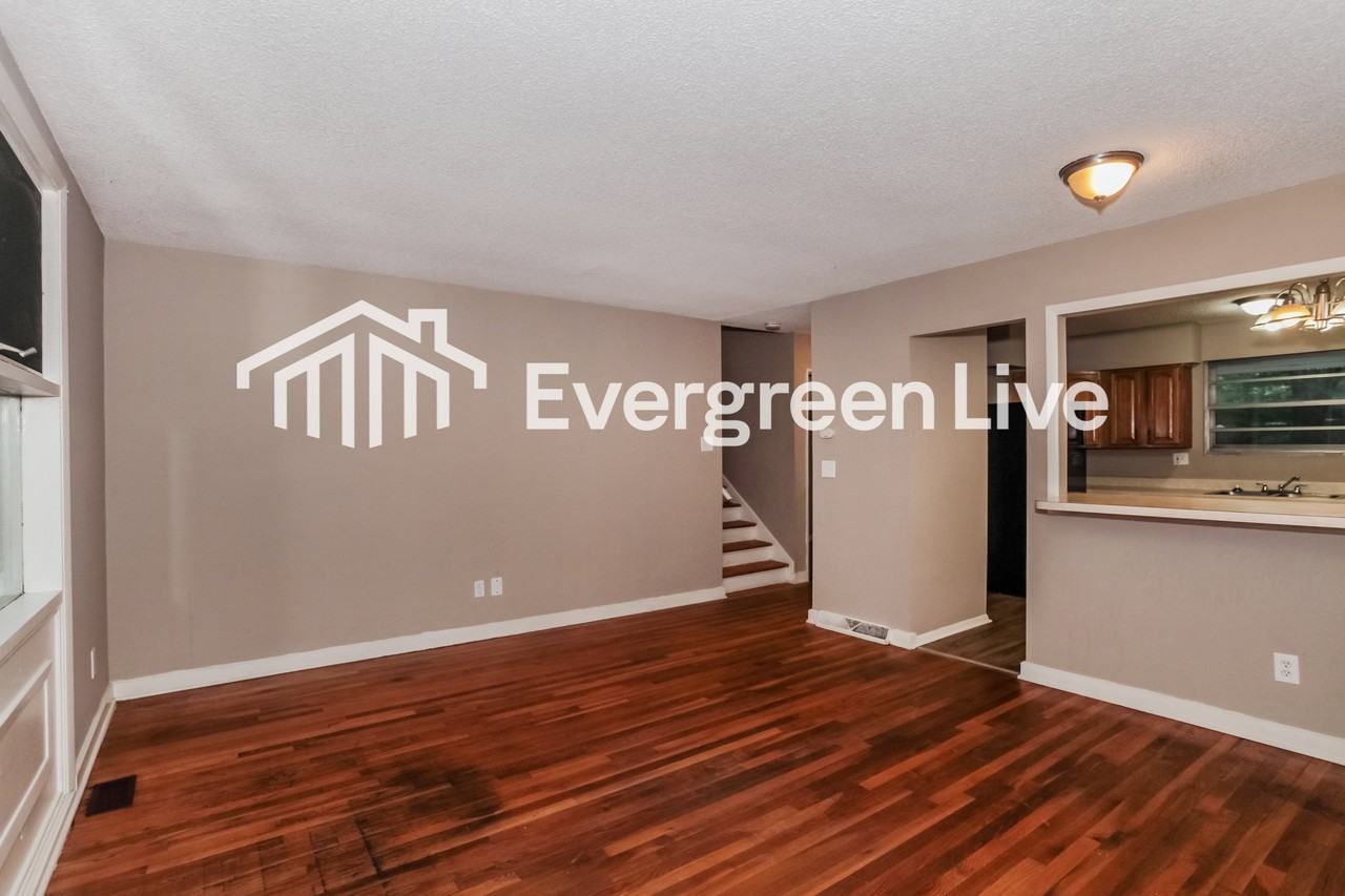 873 Fairborn Rd - Photo 3 of 15