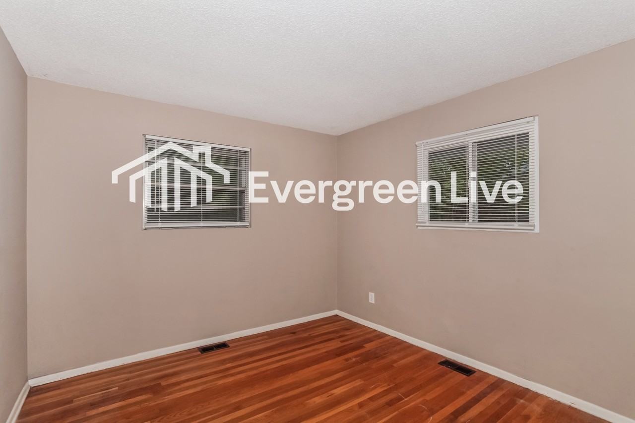 873 Fairborn Rd - Photo 7 of 15