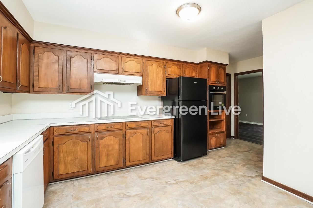 5805 Baxter Drive - Photo 6 of 16