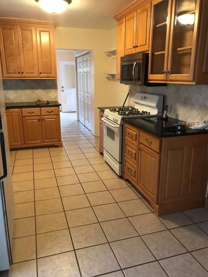 2421 Old Forest Rd - Photo 7 of 7