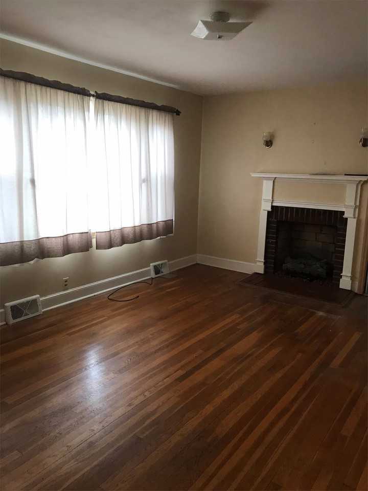 2421 Old Forest Rd - Photo 3 of 7